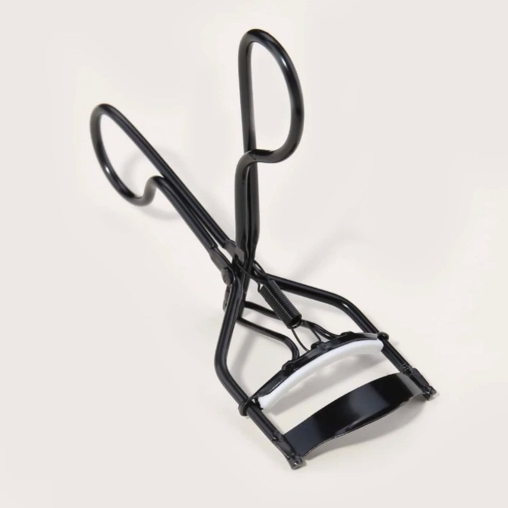 Eyelash curler